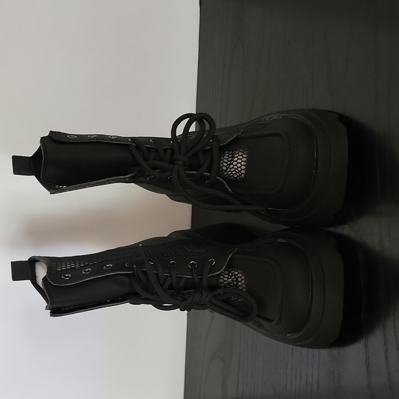Black Mesh Platform Boots - Picture 5 of 11